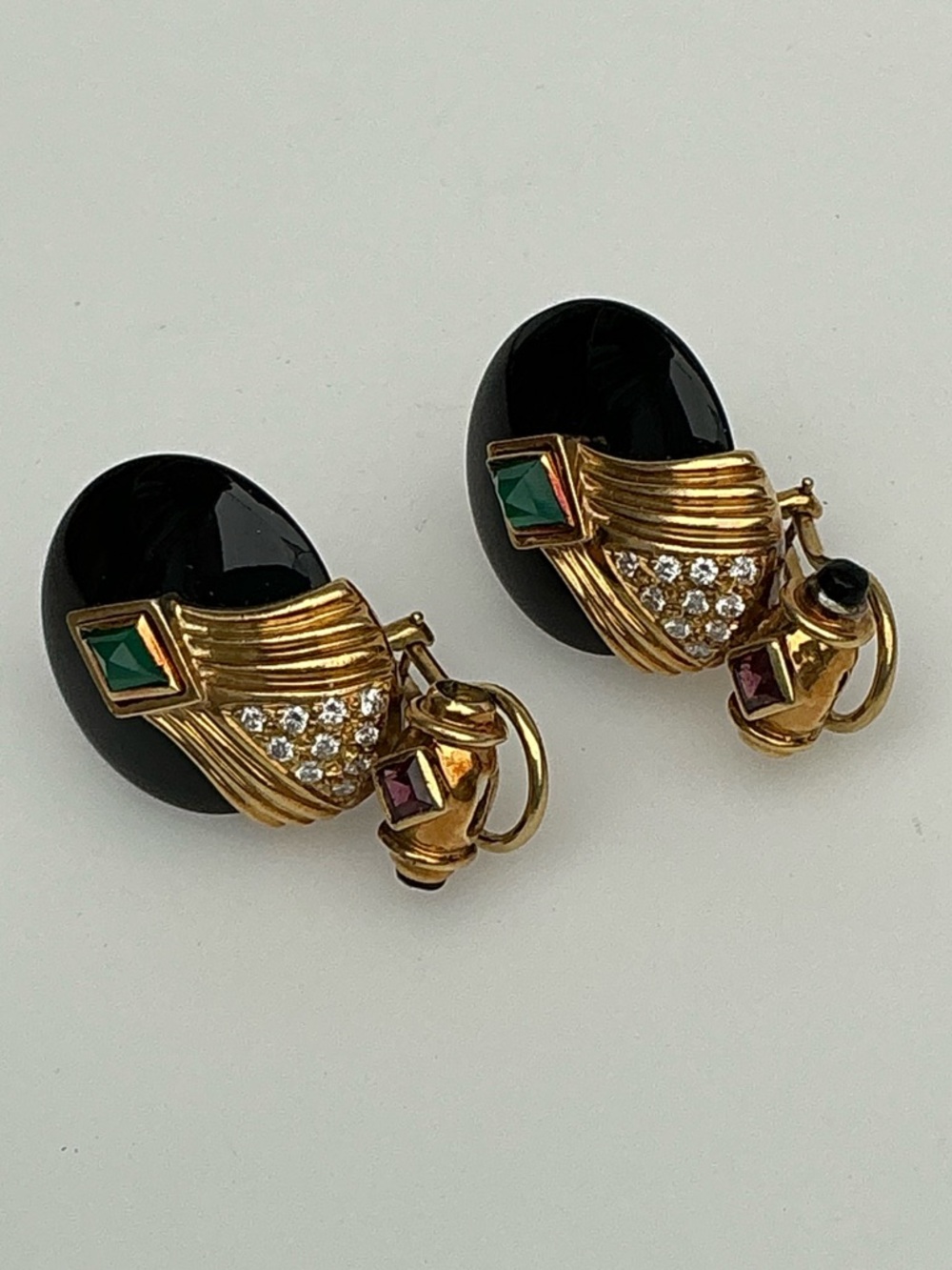 Vintage Style Black Cabochon Gold Tone Clip Earrings Rhinestone Statement - Picture 2 of 7
